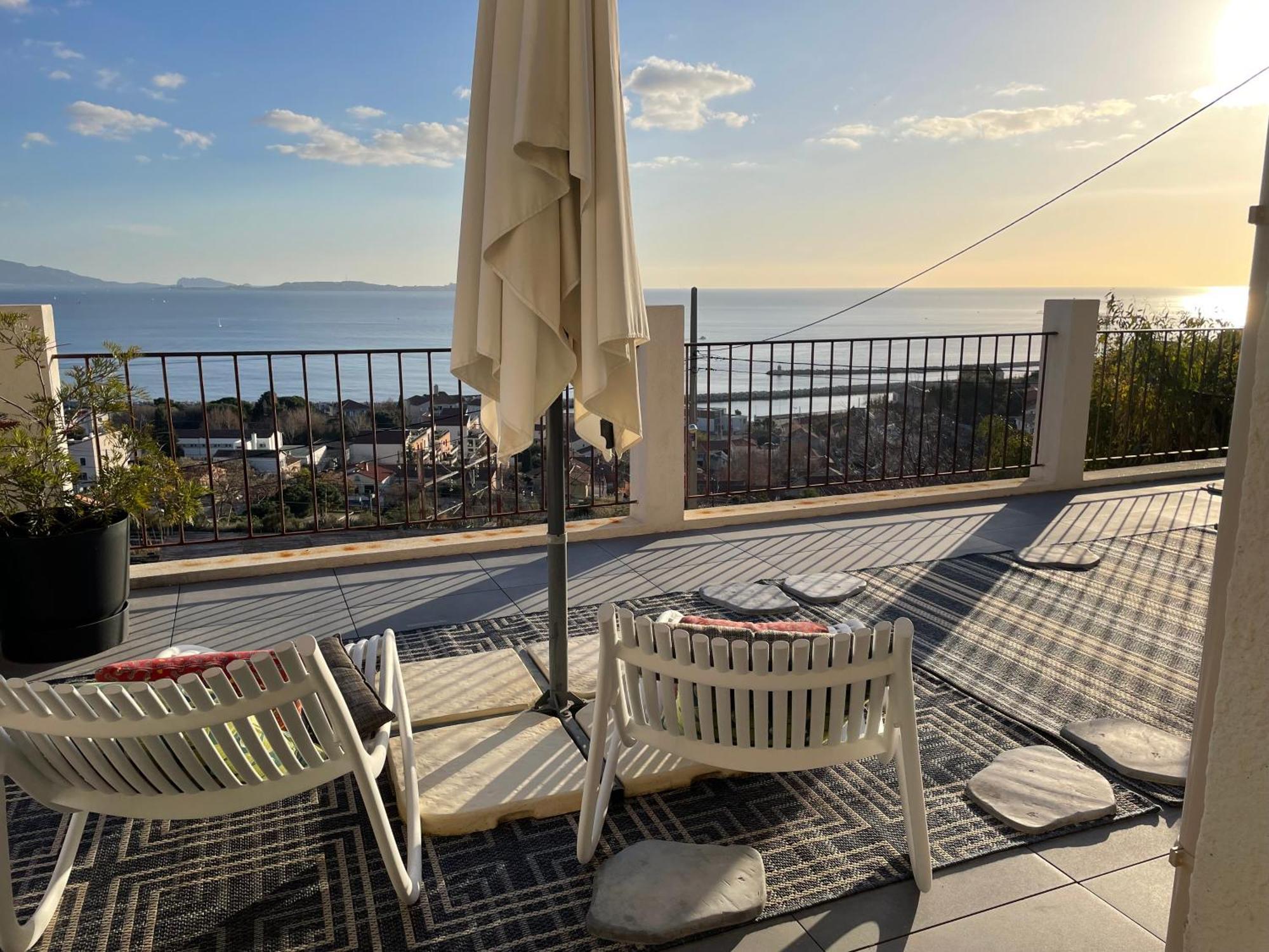Superbe Terrasse Avec Vue Panoramique Sur La Mer Marseille Kültér fotó