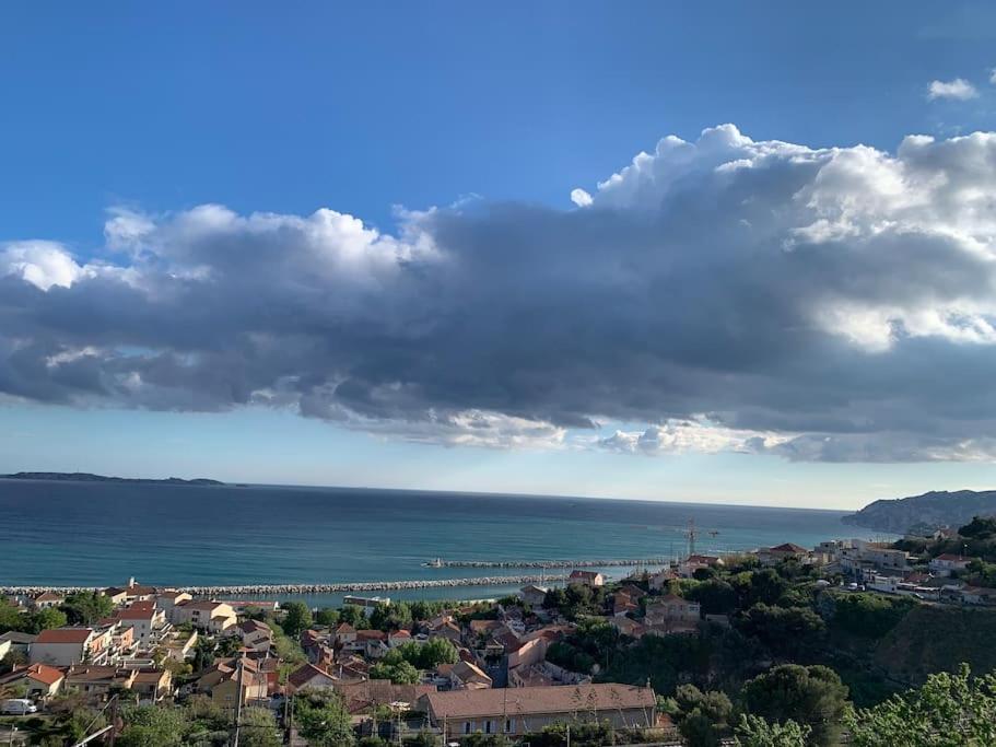 Superbe Terrasse Avec Vue Panoramique Sur La Mer Marseille Kültér fotó